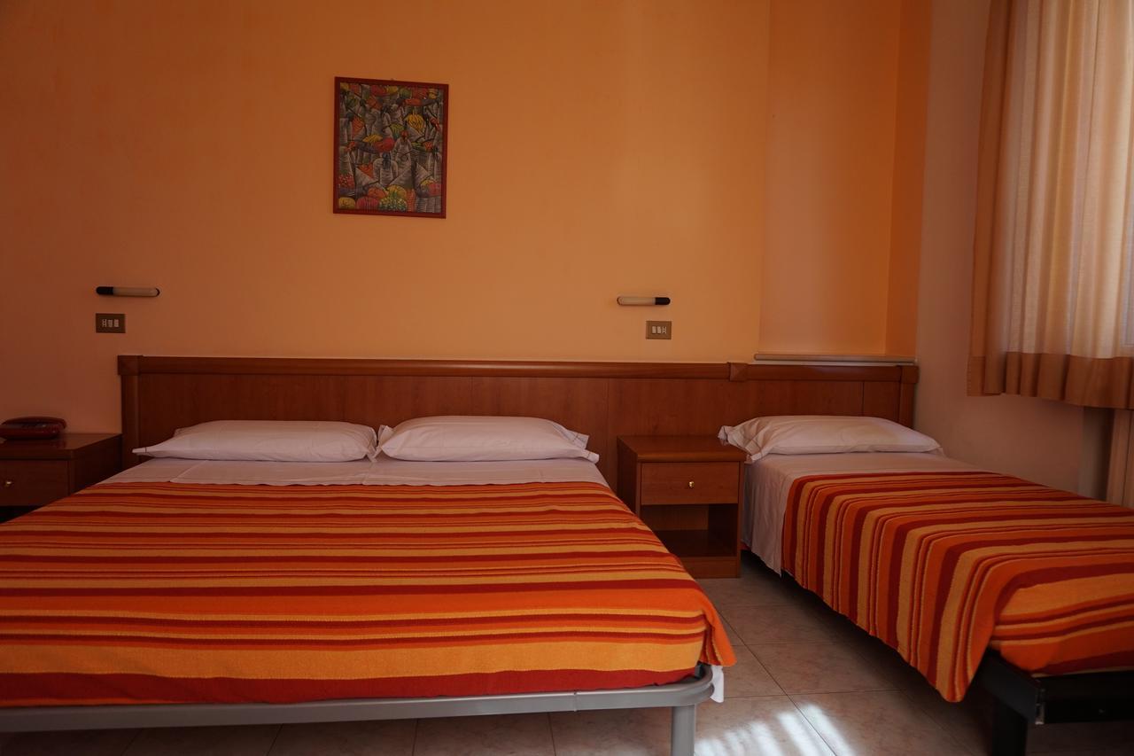 Hotel San Marco Pesaro Esterno foto