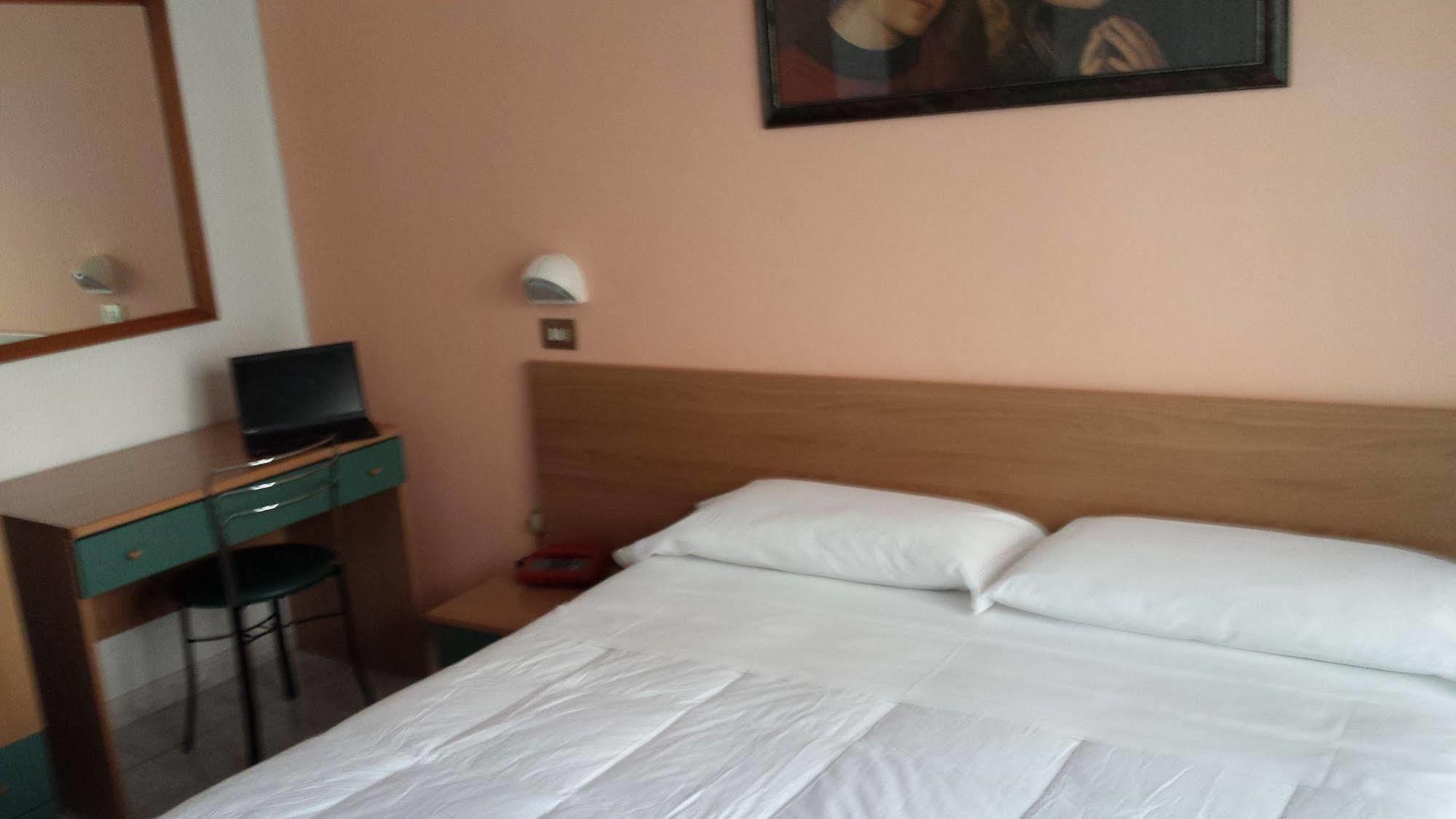 Hotel San Marco Pesaro Esterno foto